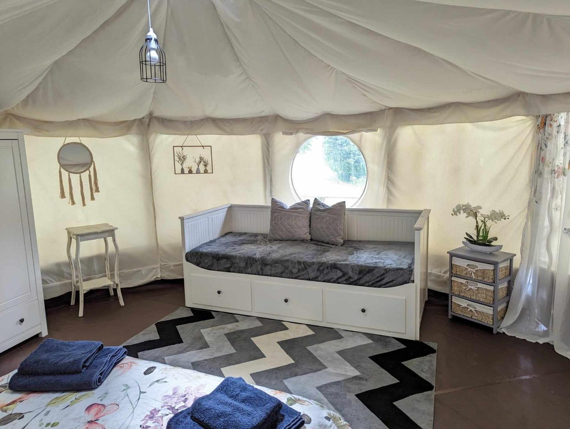 Готель Luxury Glamping @Moulin Des Forges Moutier-Malcard Екстер'єр фото