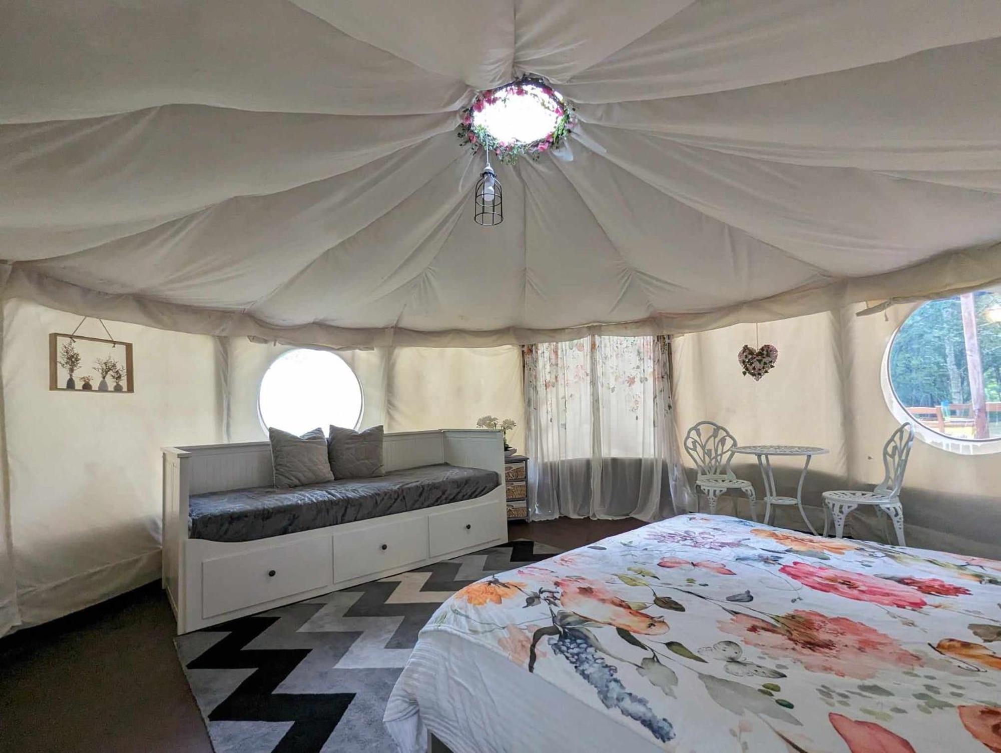 Готель Luxury Glamping @Moulin Des Forges Moutier-Malcard Екстер'єр фото