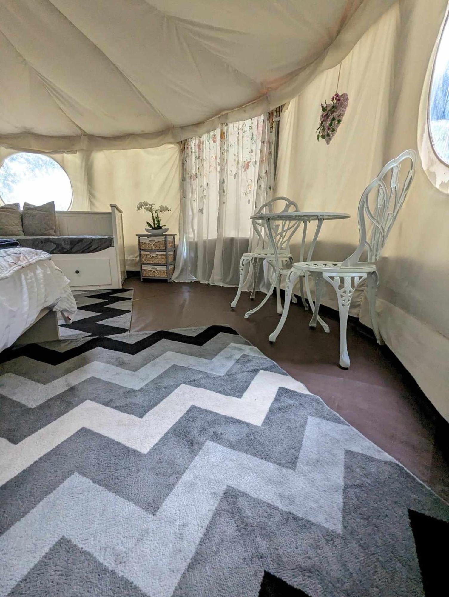 Готель Luxury Glamping @Moulin Des Forges Moutier-Malcard Екстер'єр фото
